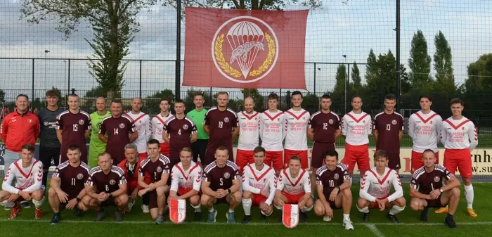 Fussballspiel RKSV Driel - Polnische 6. Luftlandebrigade — Dorpsstraat 13, Driel