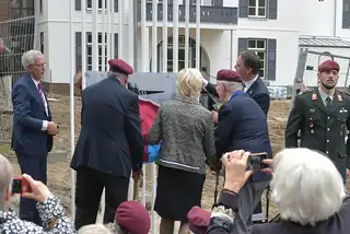 Kranslegging Memorial Dreyeroord