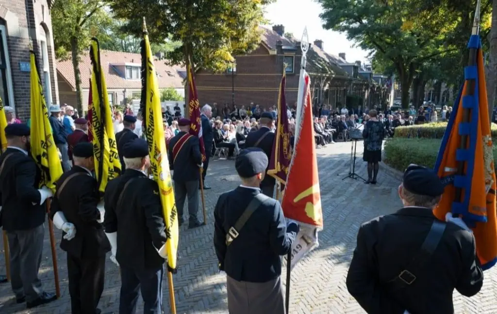 Airborne-Gedenkfeier Arnhem West (Lombok) — Arnheim