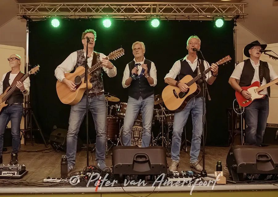 Southern Crossings — Zevenaar