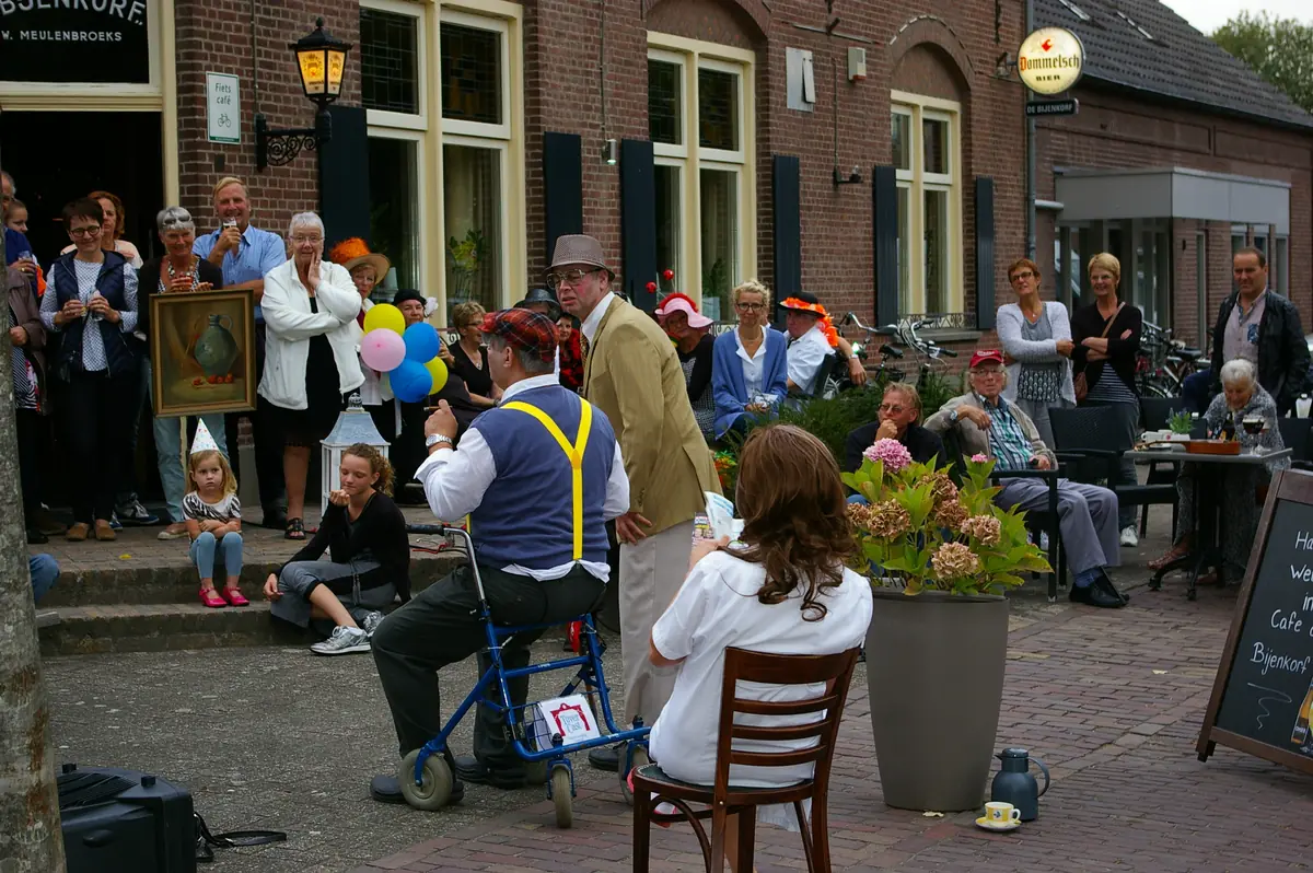 Street Theatre: Hooge Mierde Laughs — Horeca Hooge Mierde