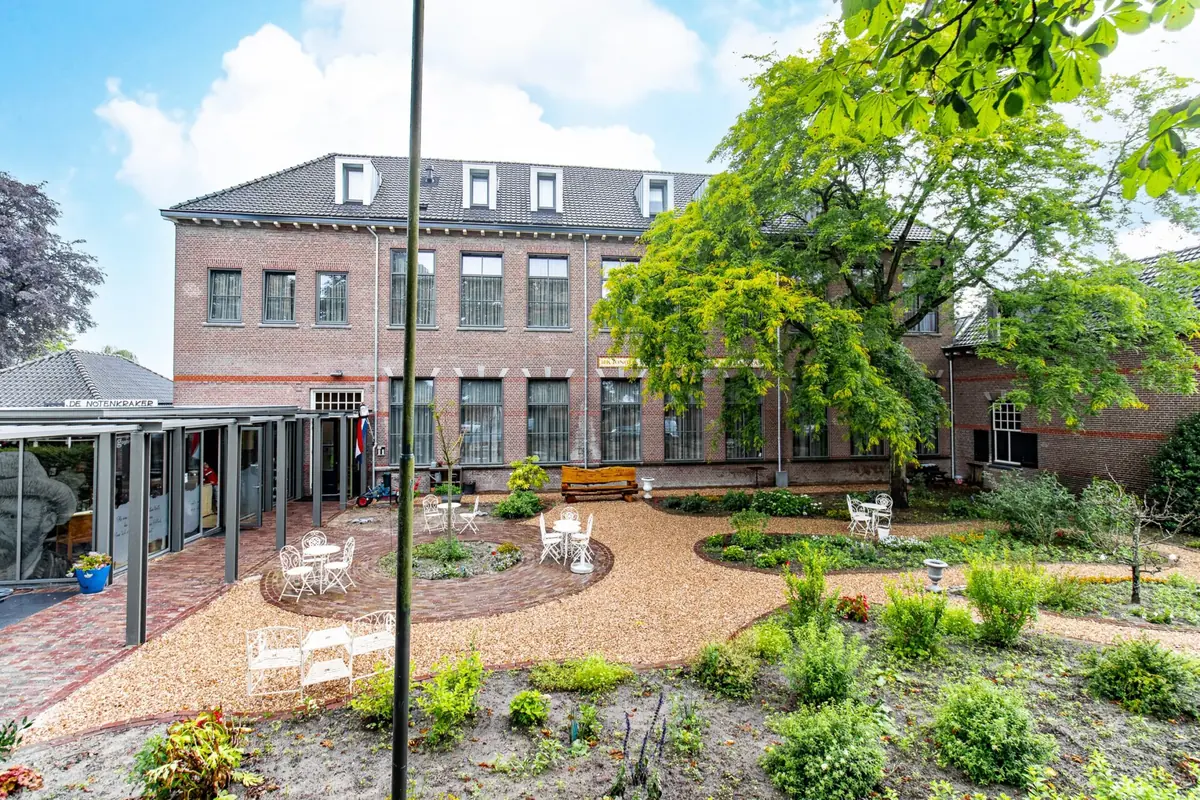 Oude Dr. Landmanschool - Haus von Vincent — Helvoirt