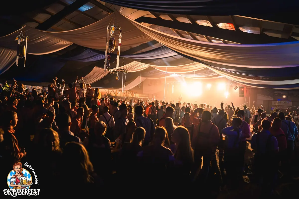 Oktoberfest Scherpenzeel | Manege 't Willaer — Manege 't Willaer, Scherpenzeel