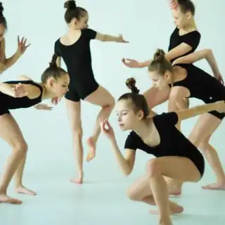 Schnupperstunden moderner Tanz (8-18 Jahre)