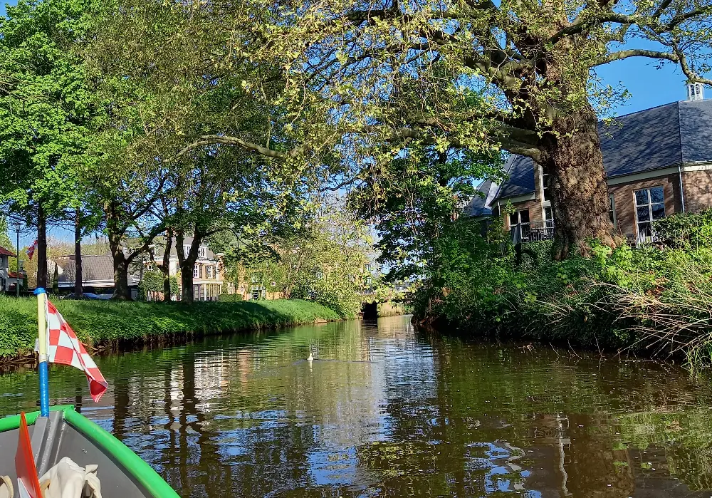 Fluisterboot Veghel: Sailing on the Aa — Veghel