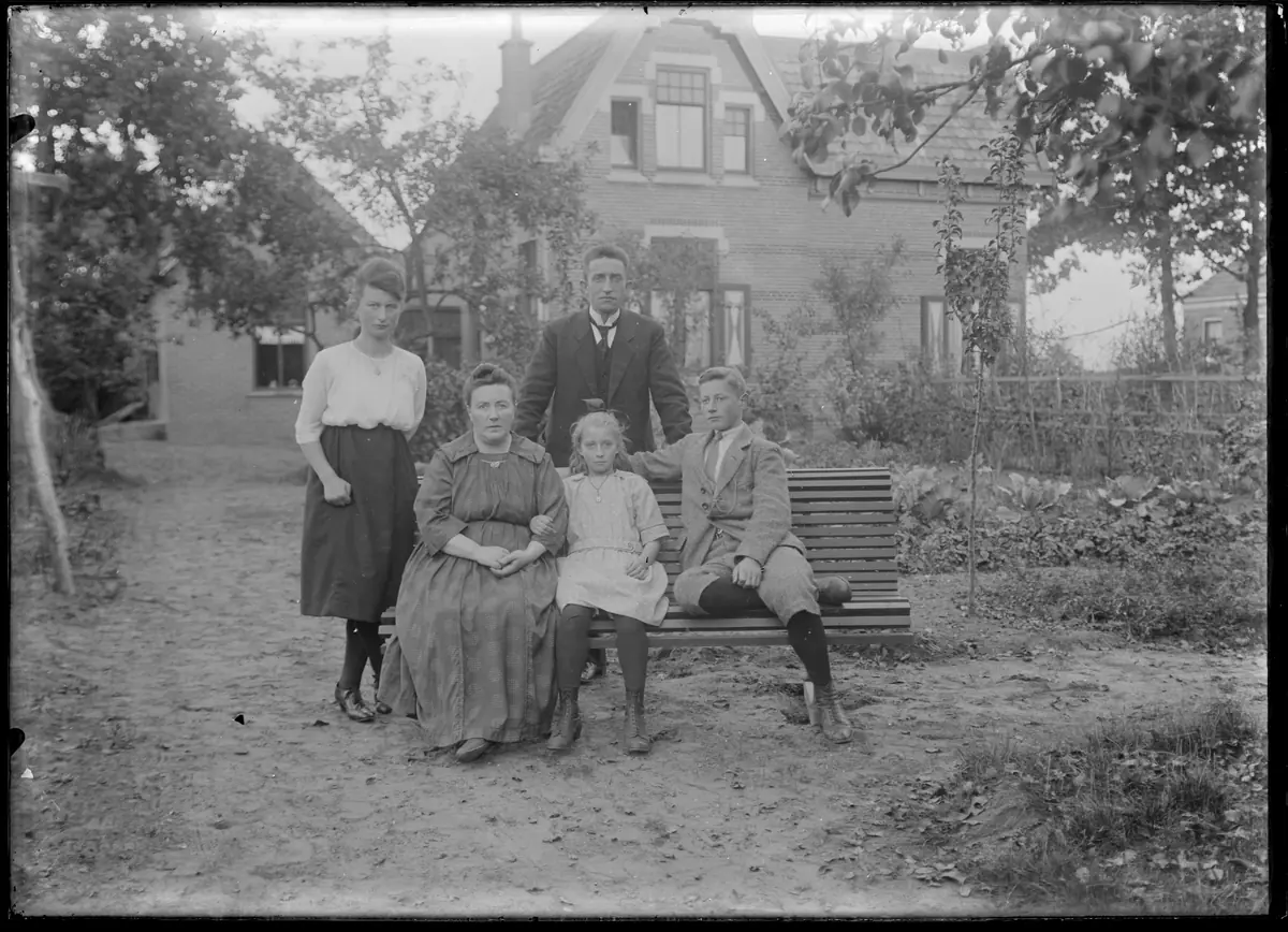 Symposium: Blutlinien und Geheimnisse — Drents Archief – ontdek jouw Drenthe, Assen