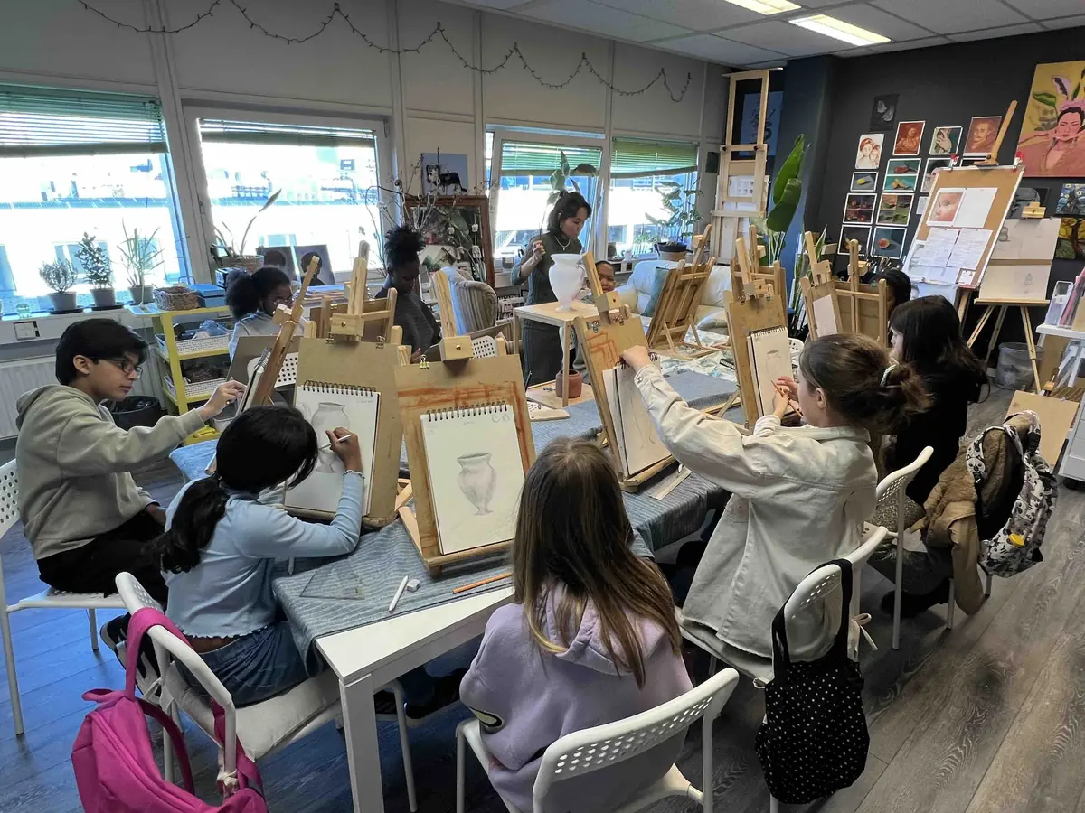 Free Drawing and Painting Classes for Children (7-14 years) at Luna Nguyen Atelier — Almere