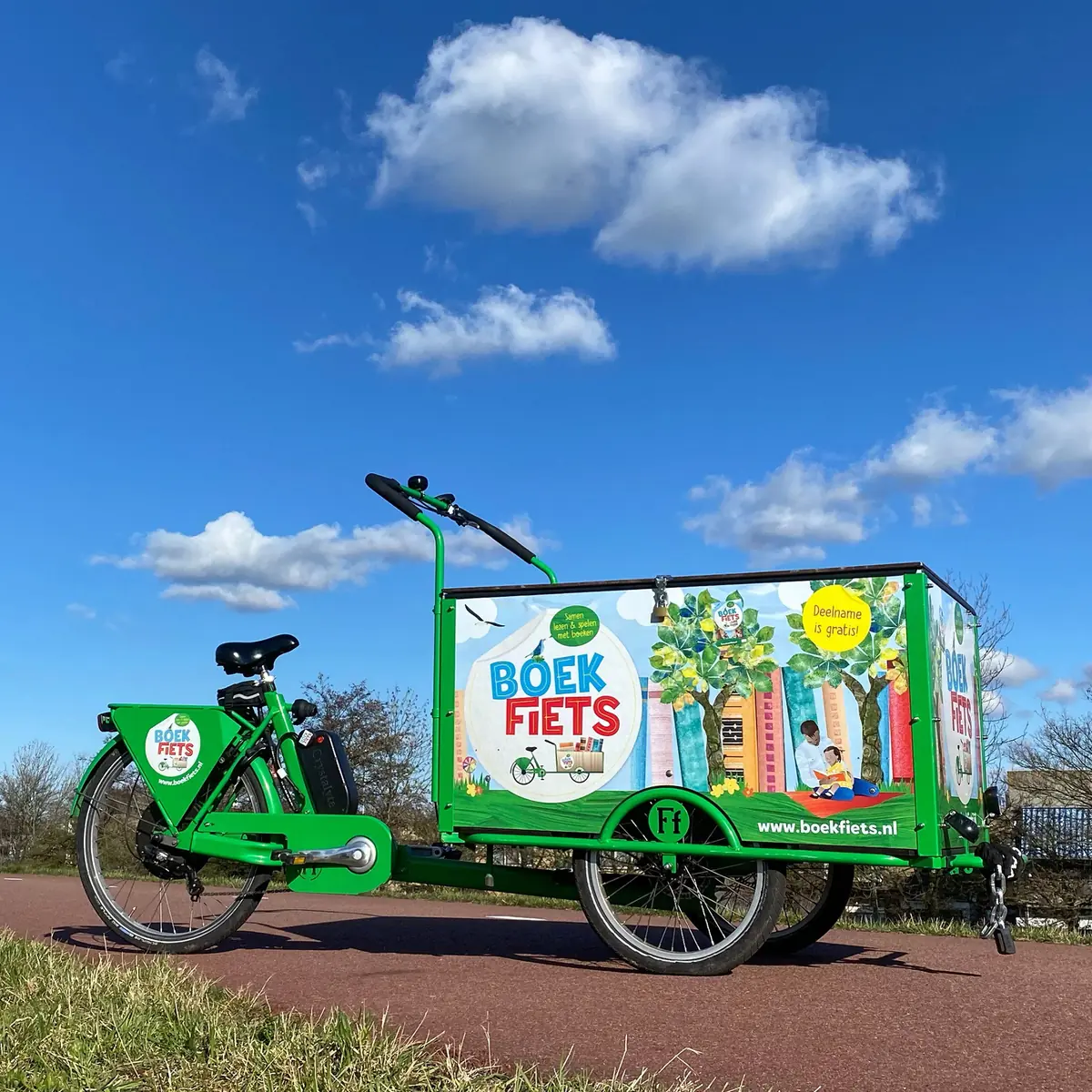 Reading with the Boekfiets — Kinderboerderij Terneuzen, Terneuzen