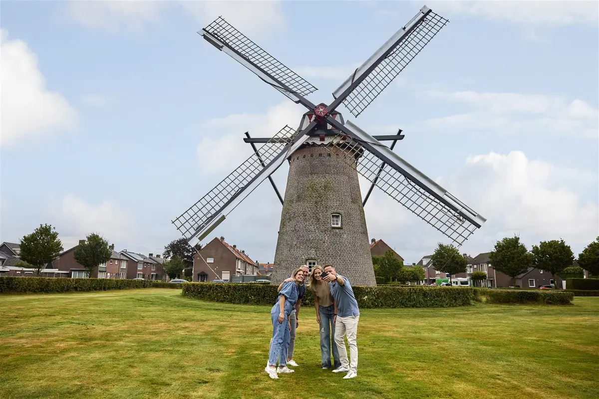 Windmühle "De Graanmolen" — Hapert