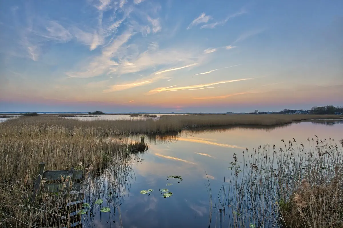 Abendschifffahrt in der Dämmerung — Meerweg 62A, 9606 PP, Kropswolde