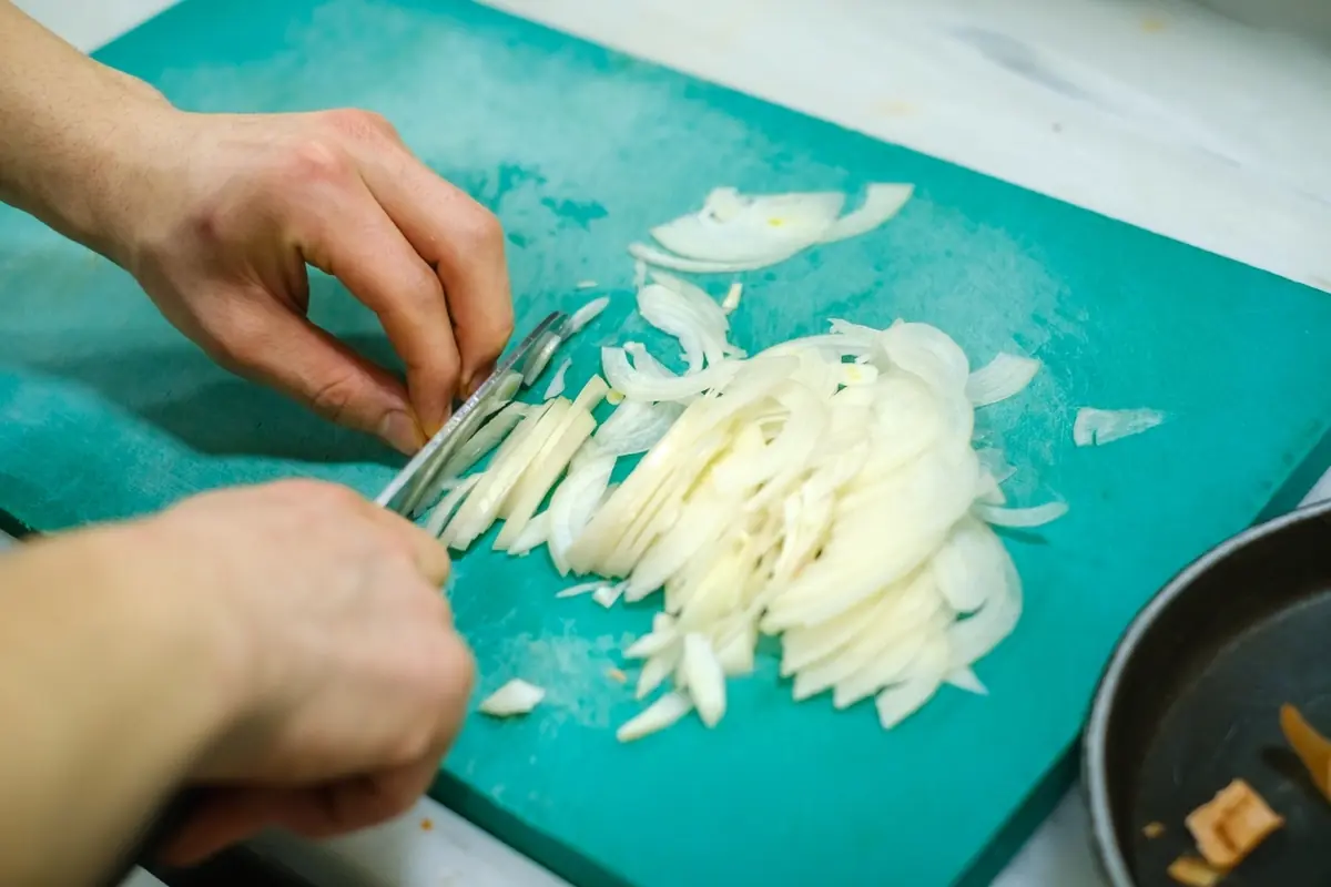 Workshop Zwiebeln schneiden - Was wissen unsere Hände? — Noorderlicht . Studio | Festival | On Tour, Groningen