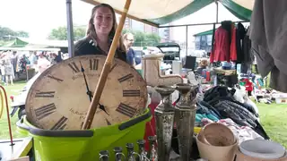 Snuffelmarkt Nac Stadion Breda am Sonntag, 4. Oktober