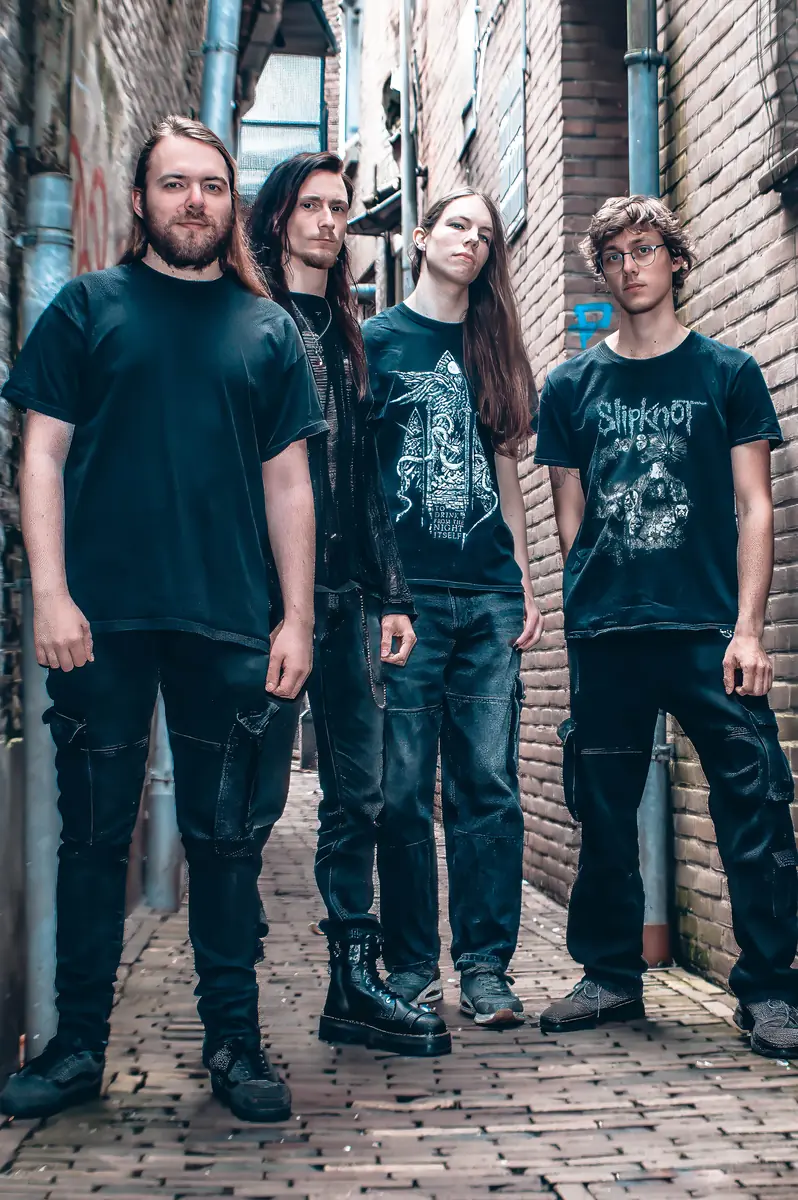 Oorverdovend: HESKEN + Release the River + Crush — Corneel, Lelystad