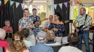 Gluren bij de Buren in Houten