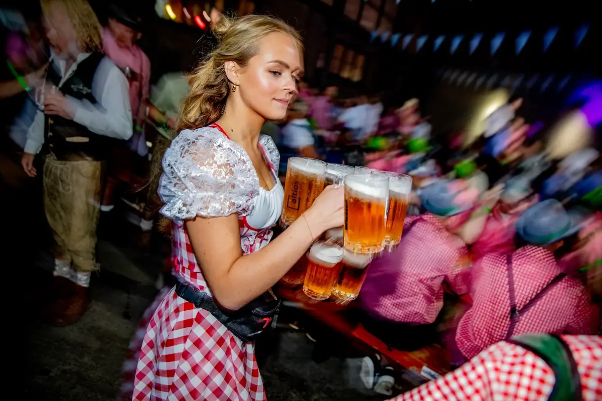Ensing Oktoberfest — Zwitsal Apeldoorn, Apeldoorn