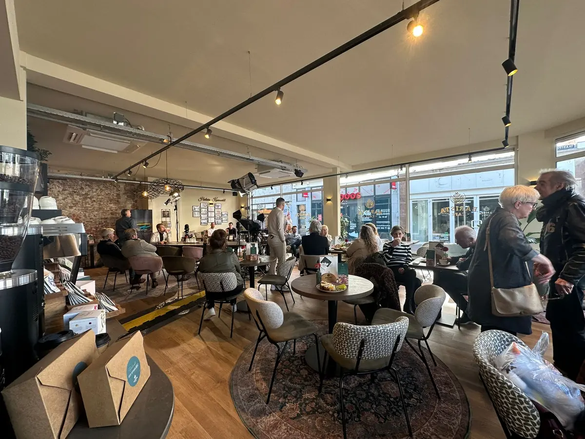 Saturday Afternoon from the Town β Purmerend