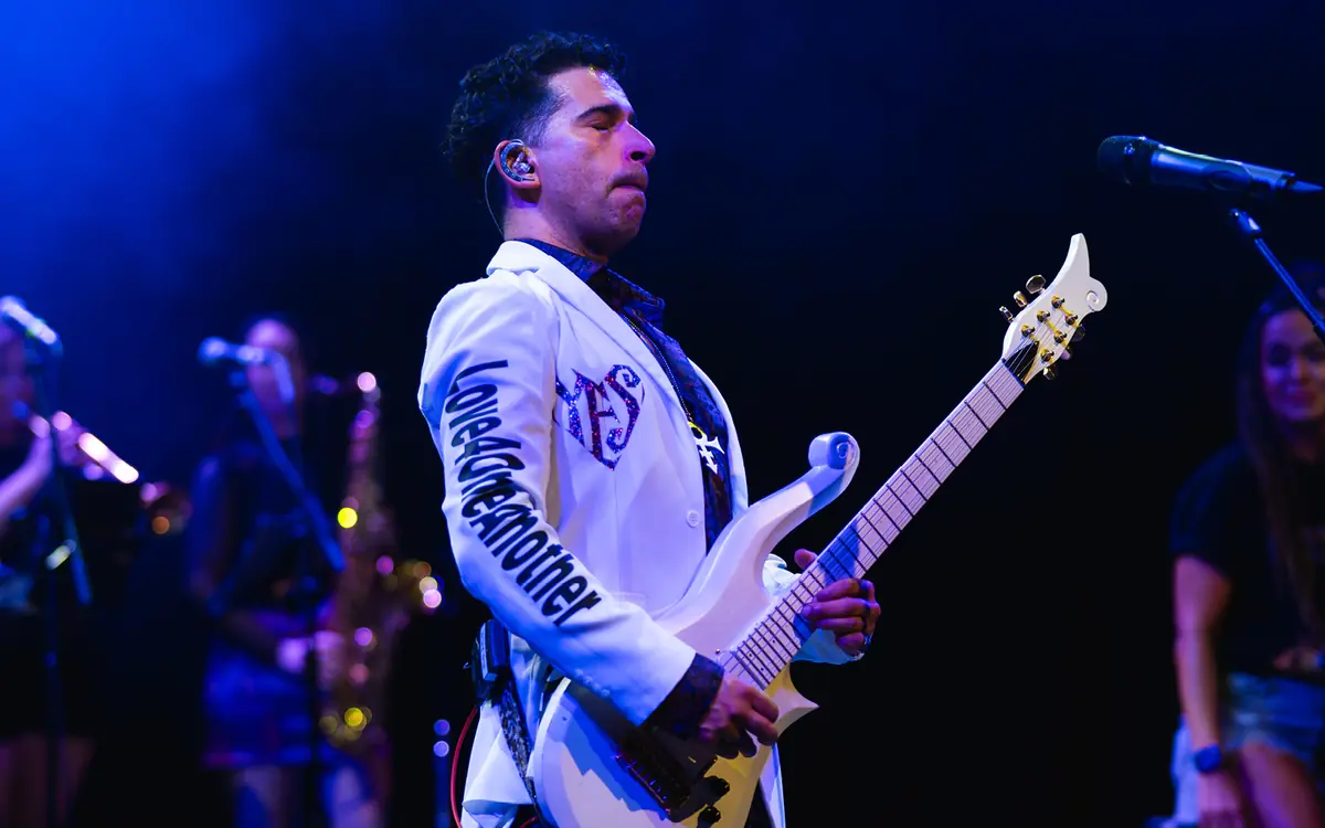New Purple Celebration: The Music of Prince — MEZZ, Breda