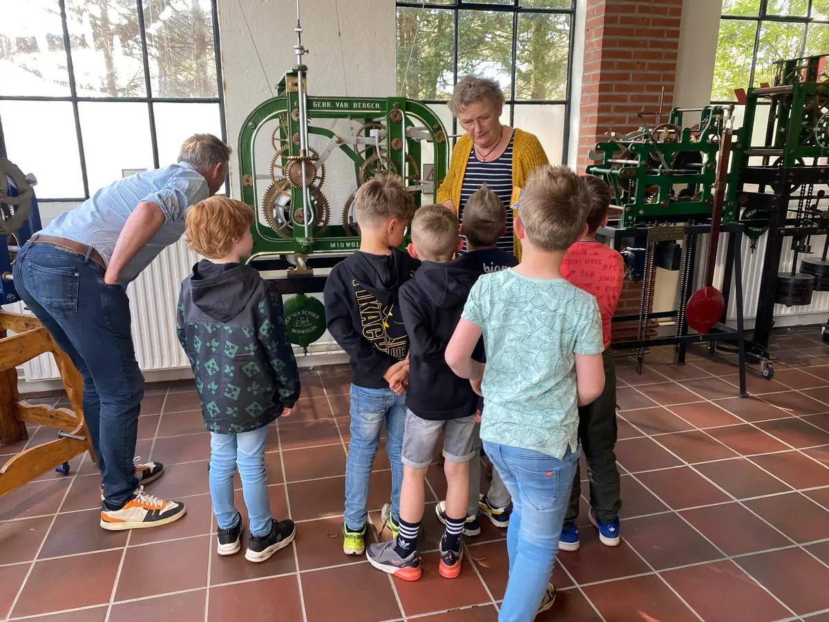 Speuren tussen de klokken — Heiligerlee