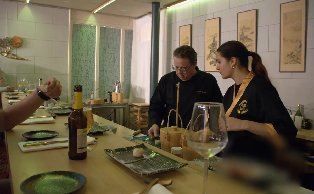 Omakase Sushi Experience — Rolde