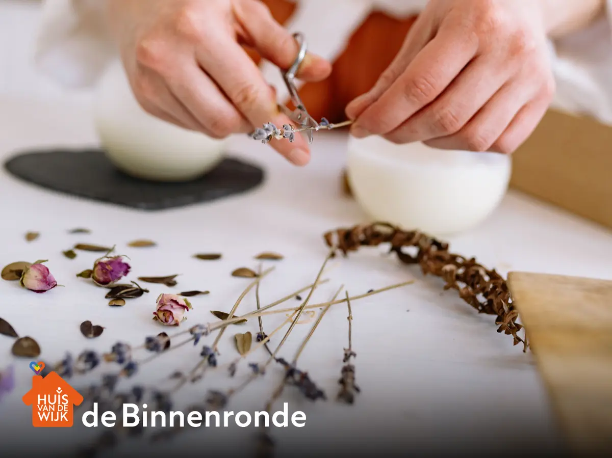 Binnenronde: Make a Decorative Scent Hanger — Veenendaal