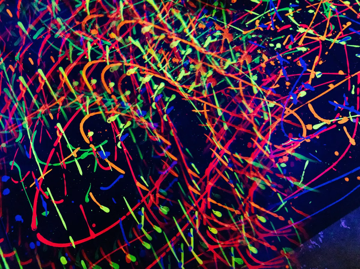 Glow-in-the-Dark Art Making — Veenendaal