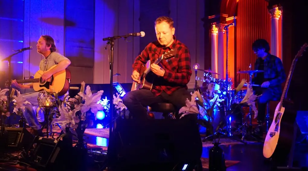 Smells Like Nirvana + Them Bones: Unplugged — Podium 't Beest, Goes