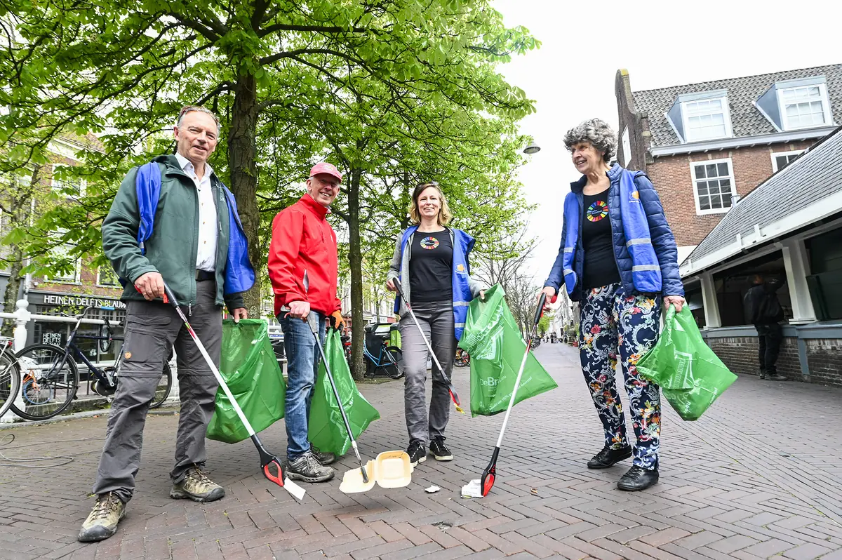 Canal Cleanup Delft — Huszár, Delft