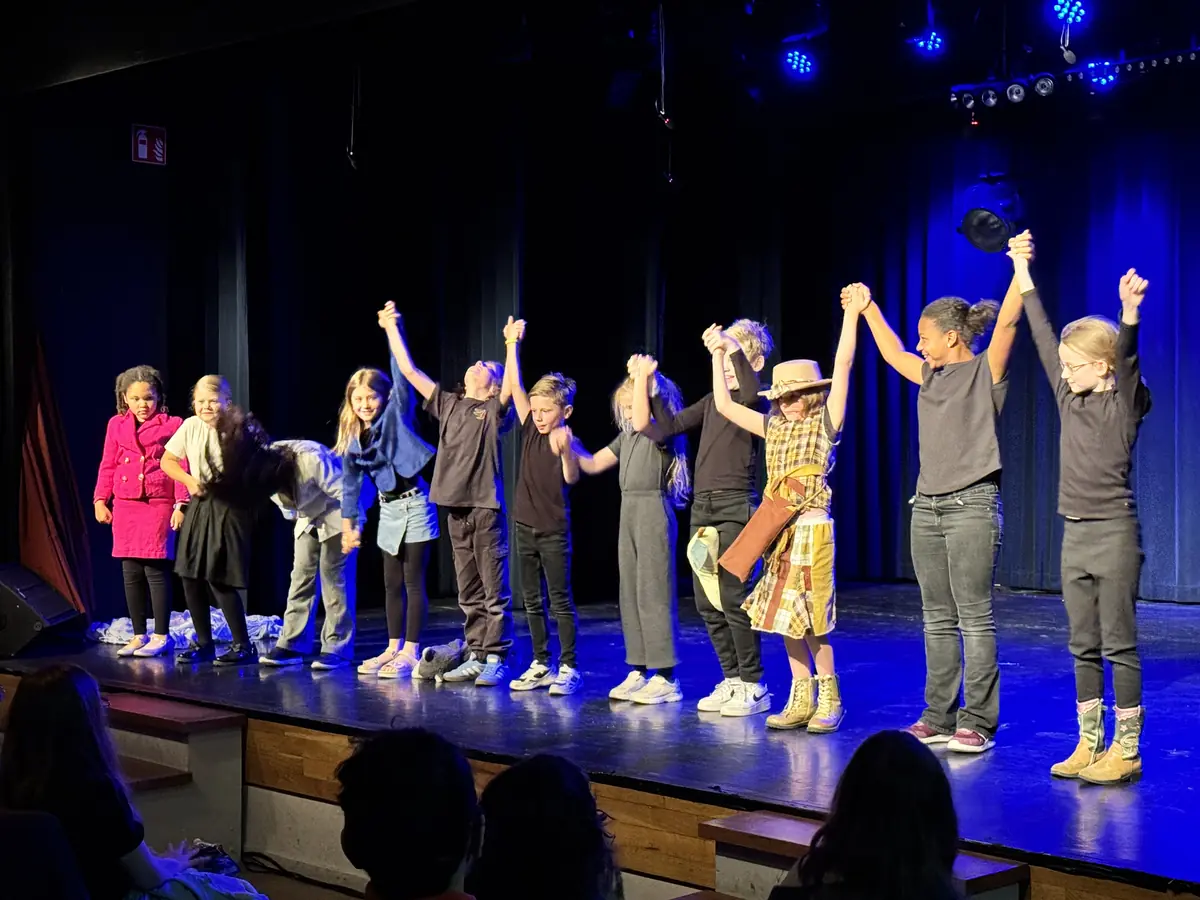 Theater Estafette groep 2a en 2b — Theater Landgraaf, Landgraaf