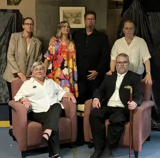 ZigZag Theater Geldrop Performs Tragicomedy 'Rookgordijn'