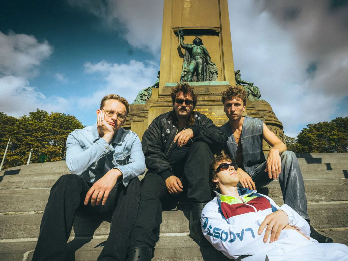 Wodan Boys (NL) + Badminton (NL) — VERA Mainstage, Groningen