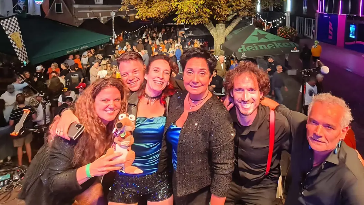 Music Cafe with Efvy, Serious Fun & Swamp Alley — Purmerend