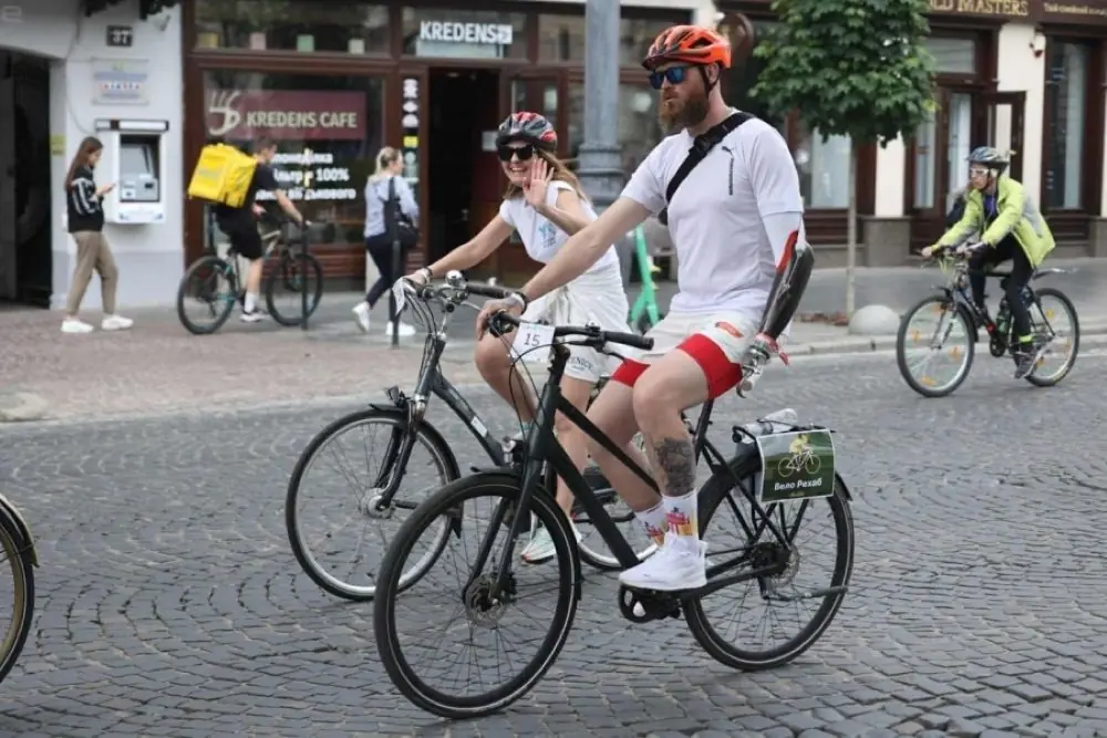 Bikes for Ukraine with Stichting Oekraïense Club — Filmtheater De Fabriek, Zaandam