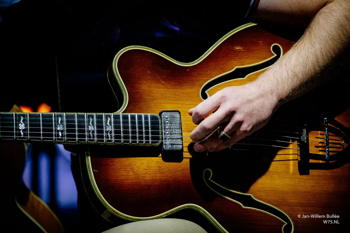 Six String Sessions - Joris Lutz & Friends — Kantine Walhalla, Rotterdam