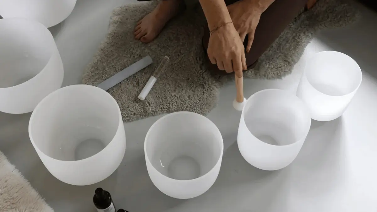 Sound Bath with Crystal Singing Bowls β Laren