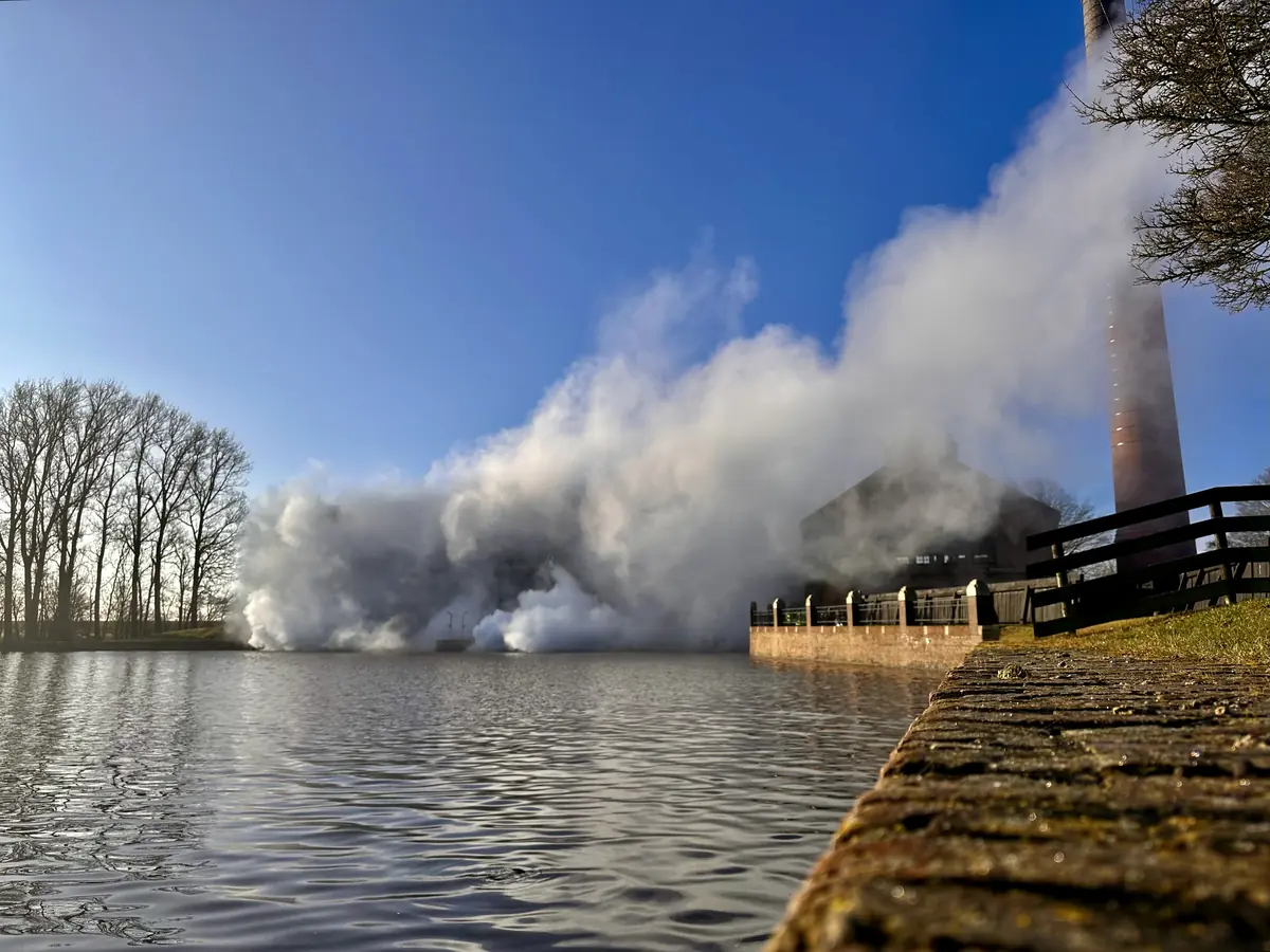The Woudagemaal Under Steam — Ir. D.F. Woudagemaal, Lemmer