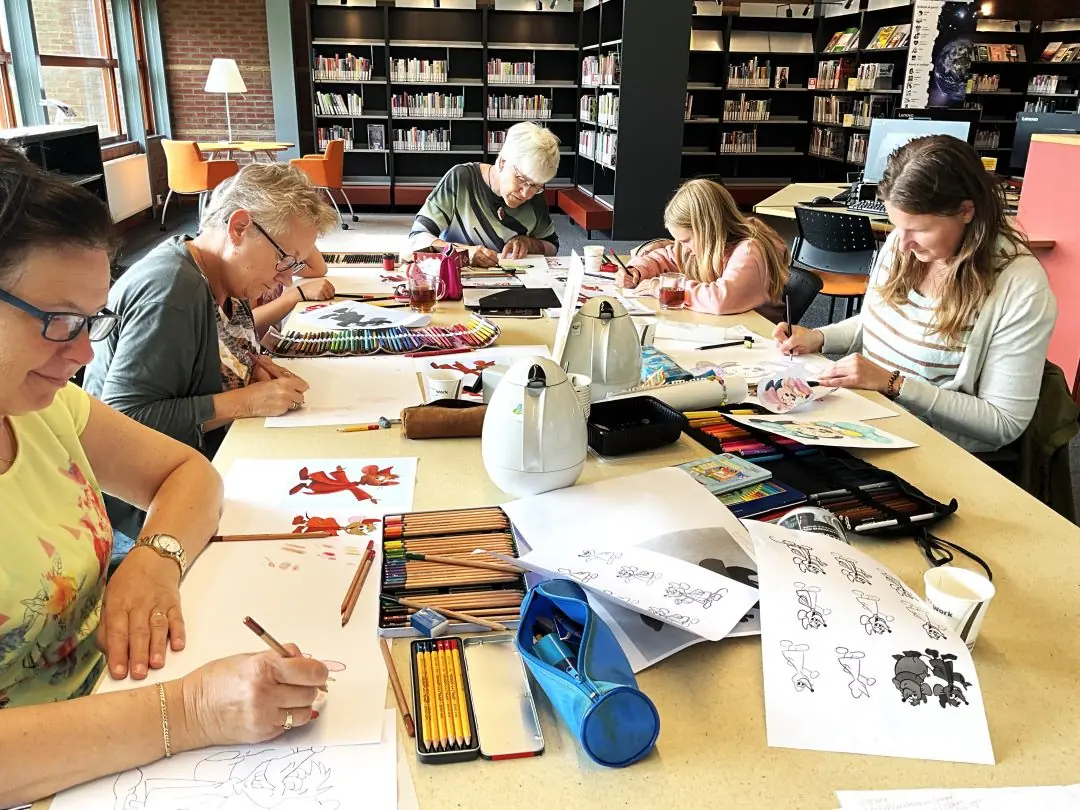 Drawing lesson at the library — Bibliotheek Tuitjenhorn, Tuitjenhorn