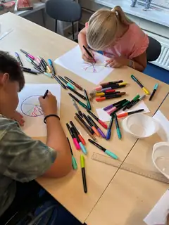 Tentoonstelling van teken-en schildercursus