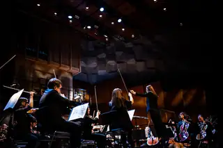 Noord Nederlands Orkest - Neujahrskonzert mit Lucie Leguay (Dirigentin), Annemarie Kremer (Sopran)