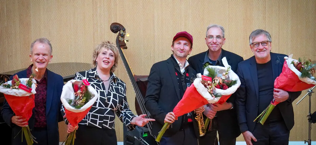 Johanette Zomer, Bert van den Brink & Friends - Yuletide Sessions — Zeeuwse Concertzaal, Middelburg
