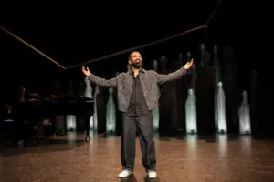 SAMAN AMINI: Saman Amini's Integratieplan #2: Alles is Perspectief — Stadsschouwburg Groningen, Groningen