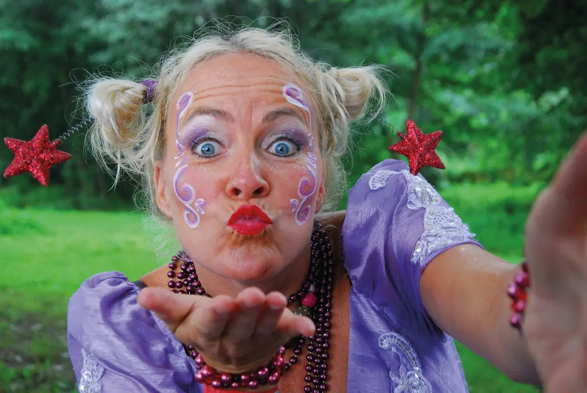 SPOT ON! with Lila Violet β Bibliocenter Maasbracht, Maasbracht
