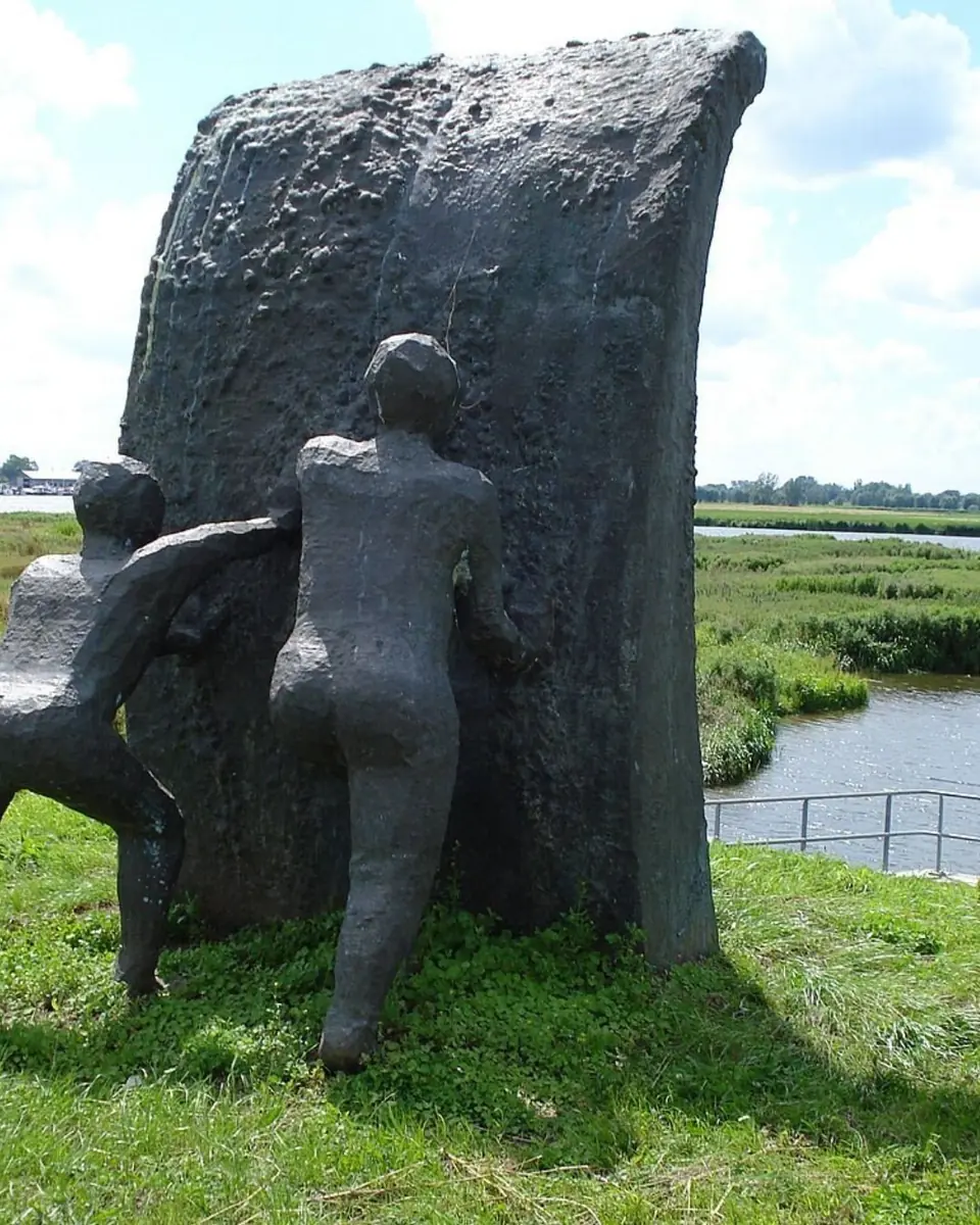 Monuments in Danger: The Beersche Overlaat — Bibliotheek Cuijk, Cuijk