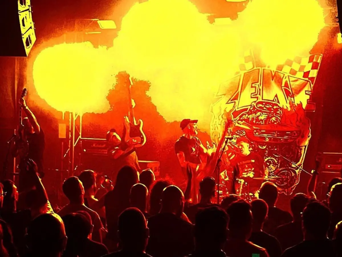Zeke (USA) + support — VERA Mainstage, Groningen
