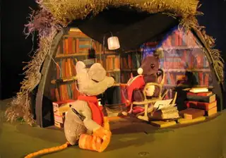 Puppentheater Dubbele Jan - Ein Haus für die Maus