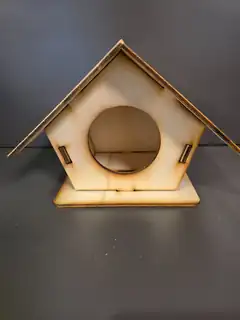 MakerLab: Baue ein Vogelfutterhaus (8+)