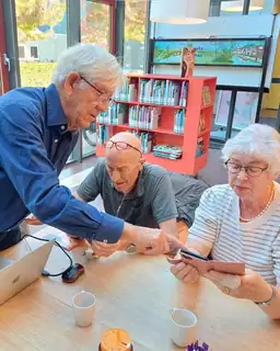 Pluscafé: Klicken und Plaudern