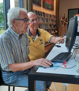 Internet Café — de Bibliotheek Wijchen, Wijchen