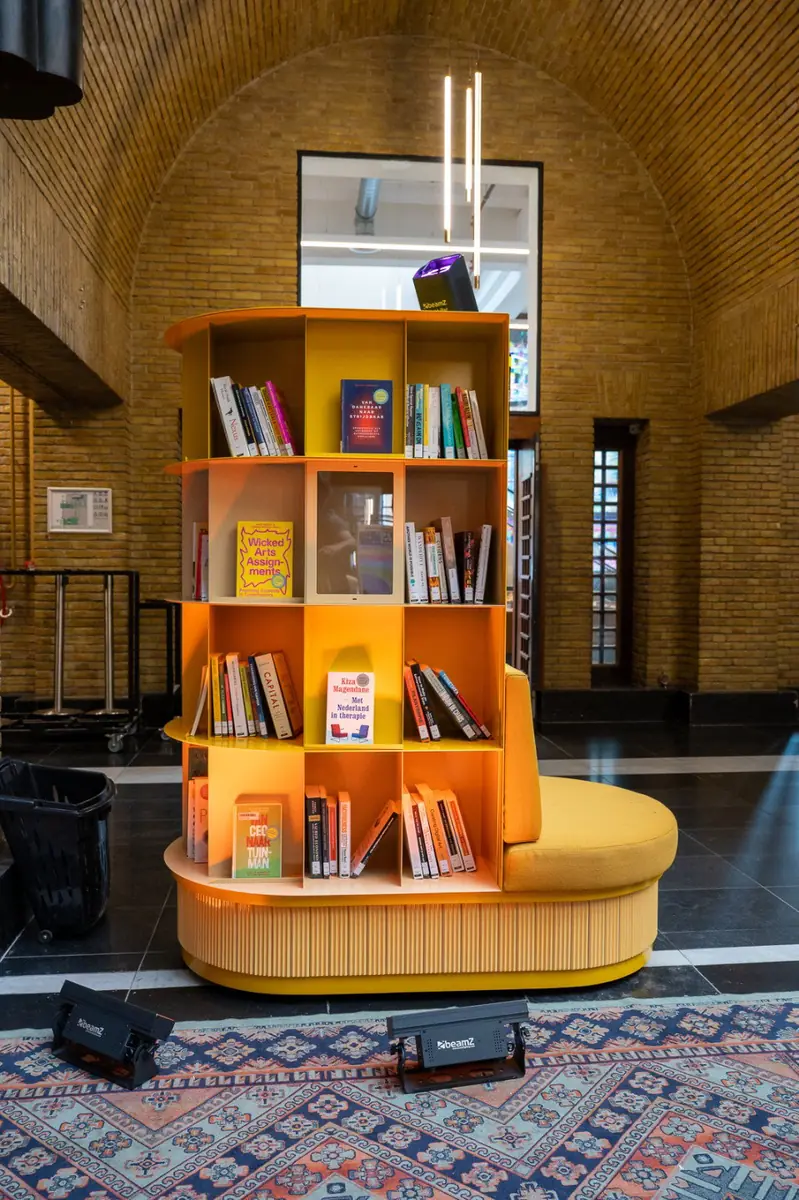 Eröffnung KeuzeKast Lusofonia: Welt der portugiesischen Sprache — Bibliotheek Neude, Utrecht
