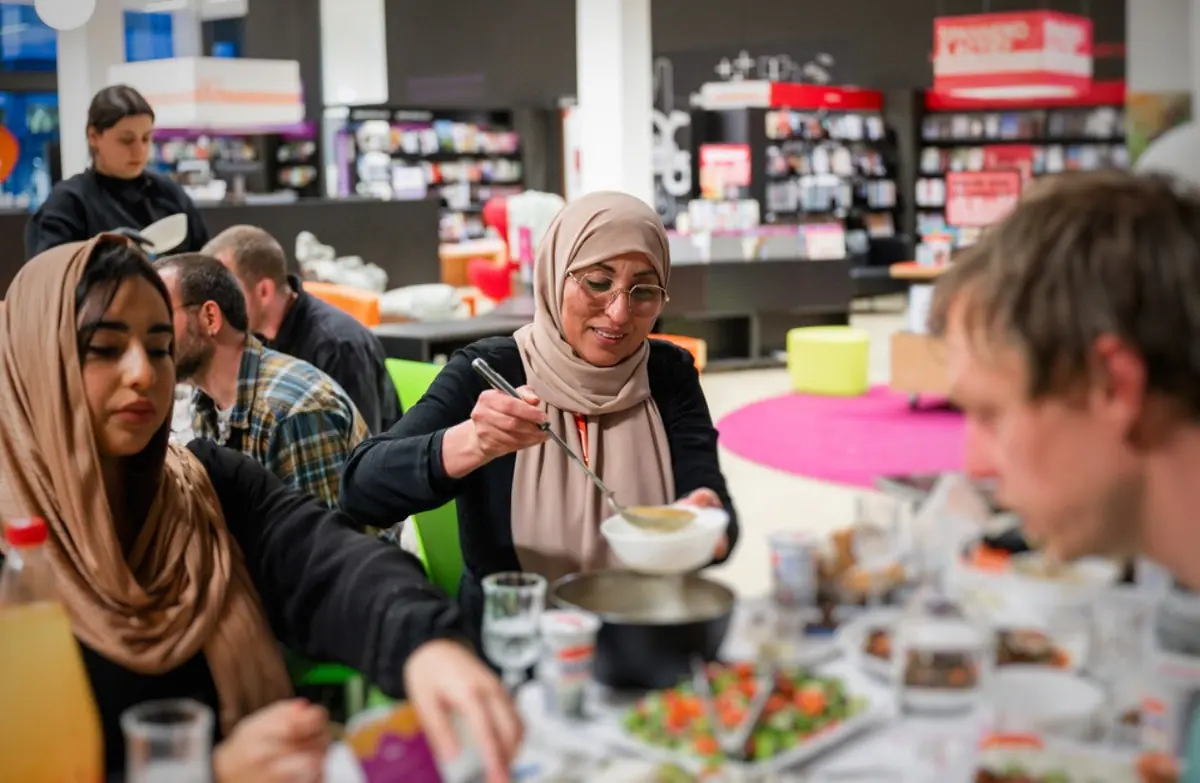Learn Dutch and Cook Together in Hoograven — Buurtcentrum Hart van Hoograven, Utrecht