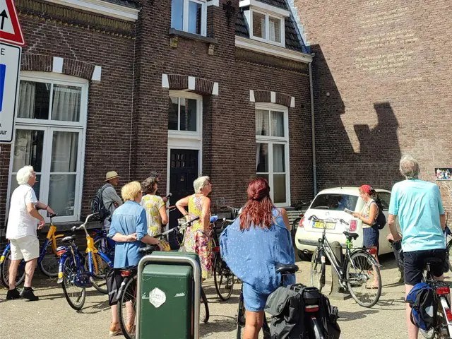 Straßenpoesie-Fahrradtour — Bibliotheek Neude, Utrecht